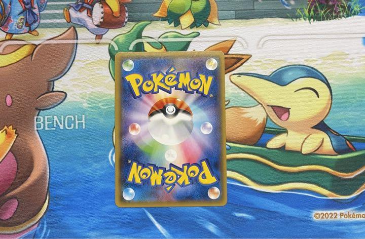 極美品】ポケモンカード ギャラドスごっこピカチュウ ポンチョを