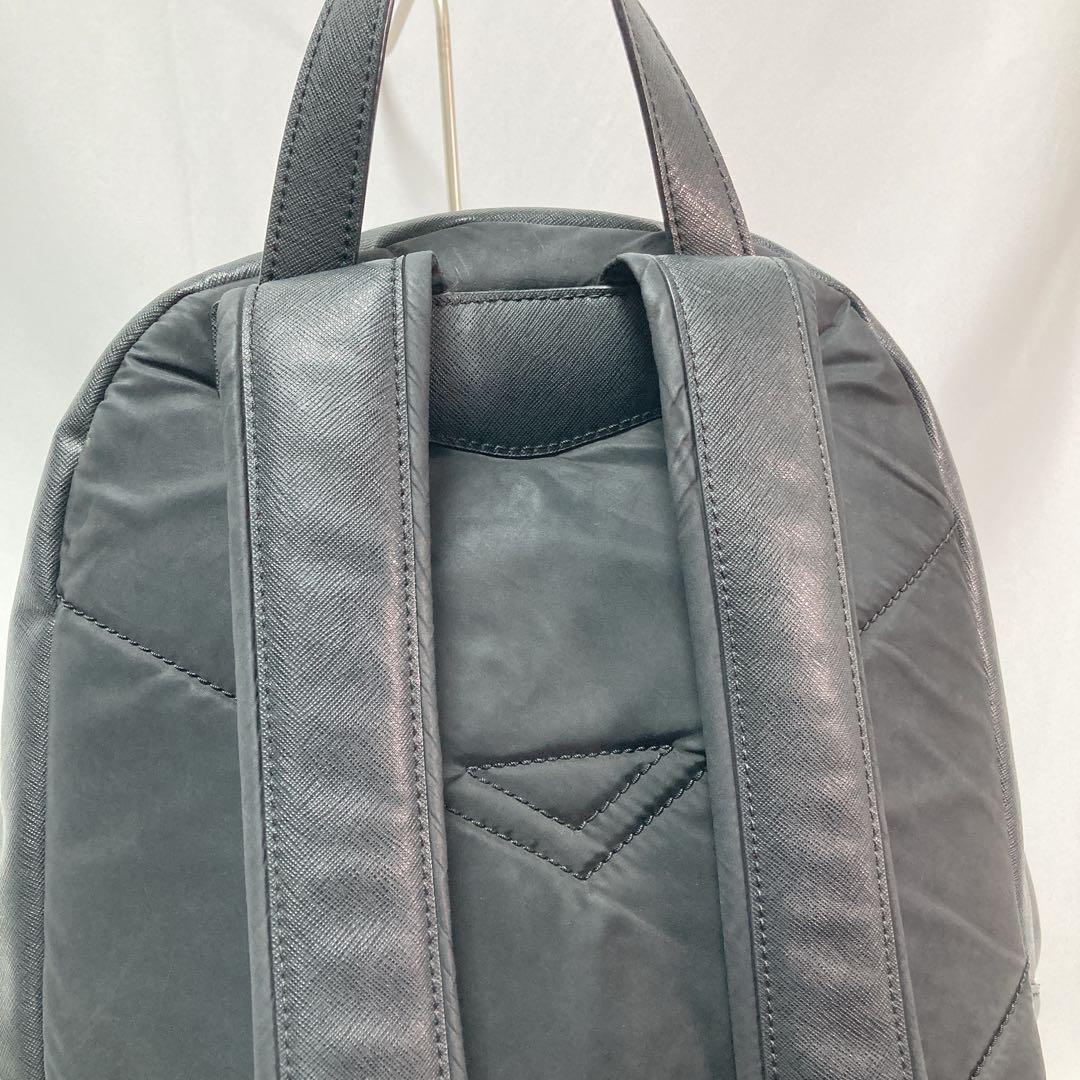 ★ EMPORIO