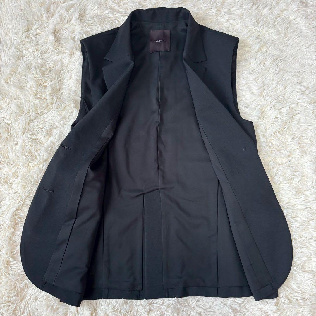 2024年モデル　anuans バックサテンテーラードジレ　ベスト　ブラック