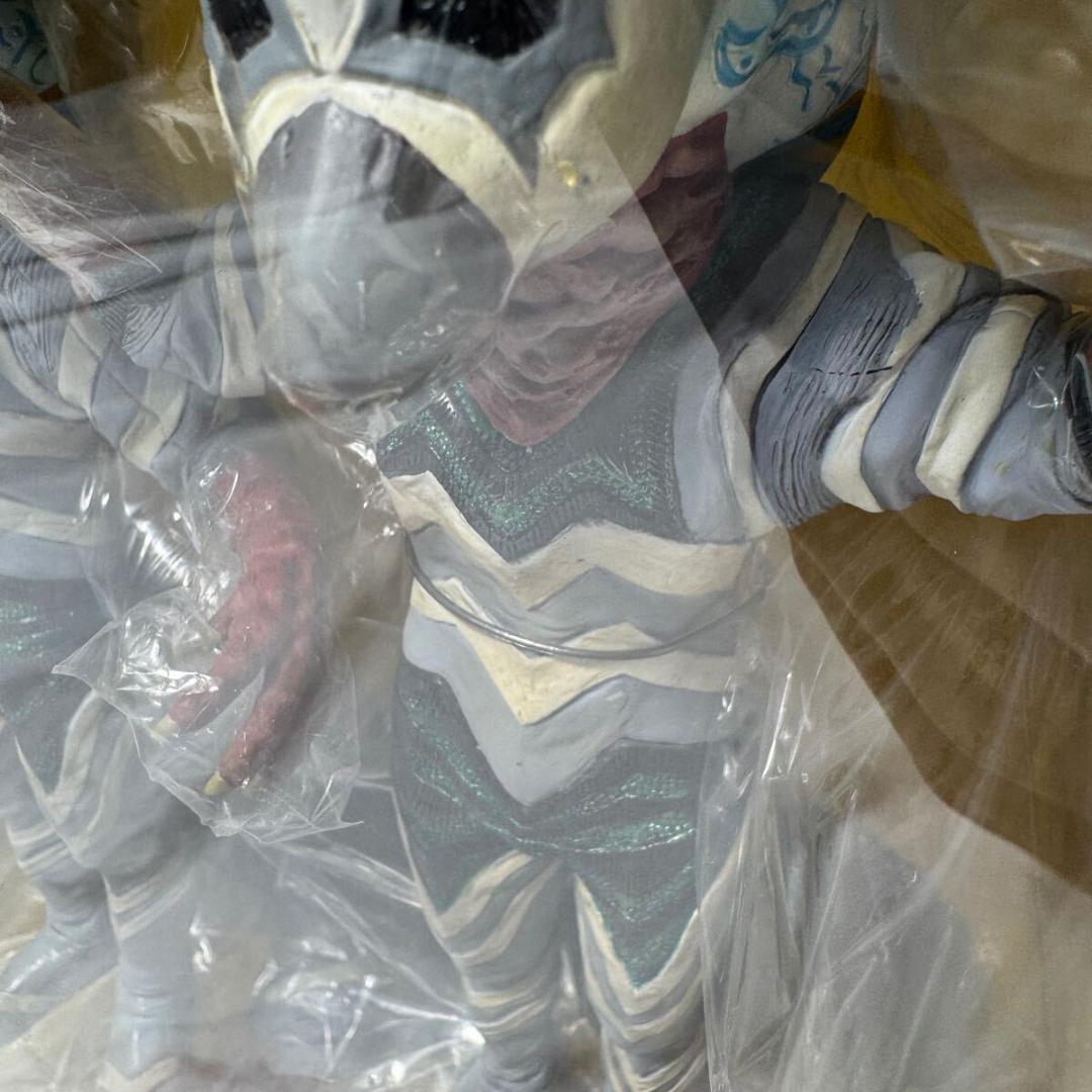 未使用品　X-PLUS エクスプラス ウルトラセブン ガッツ星人 フィギュア