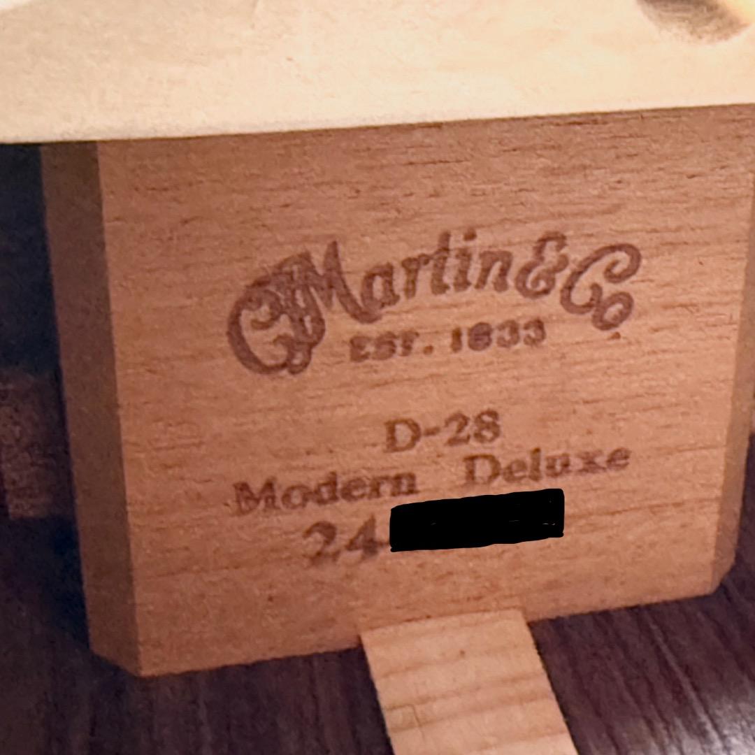 Martin D-28 Modern Deluxe アコースティックギター