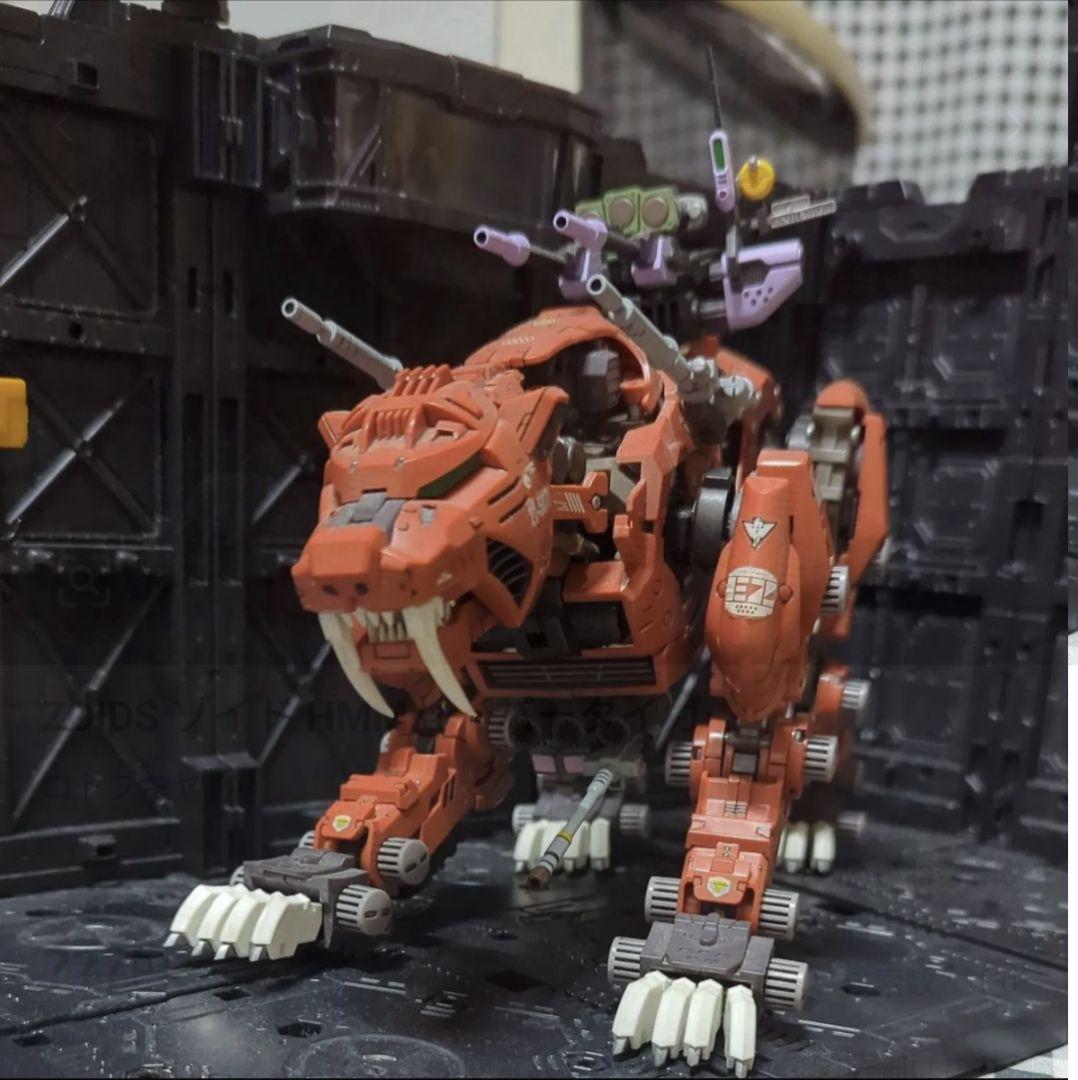 コトブキヤZOIDSゾイド セイバータイガー 塗装済み