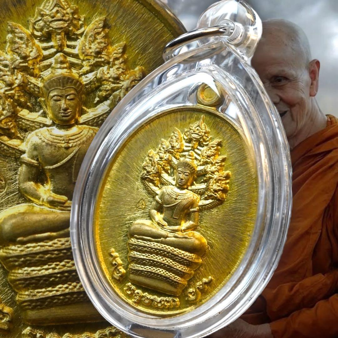 七巡記念の蓮華ヤント　七頭那伽の護りに抱かれし釈迦尊 プラクルアン