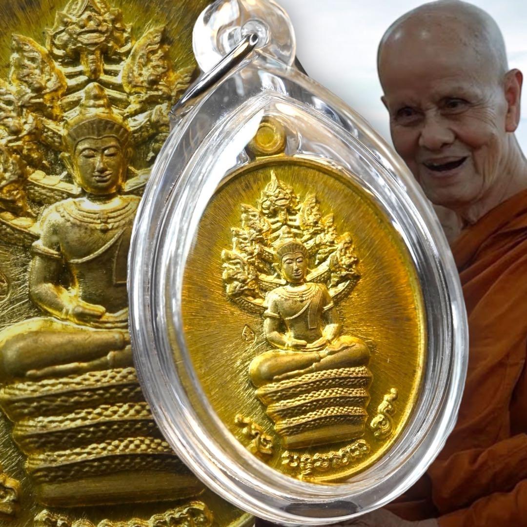 七巡記念の蓮華ヤント　七頭那伽の護りに抱かれし釈迦尊 プラクルアン