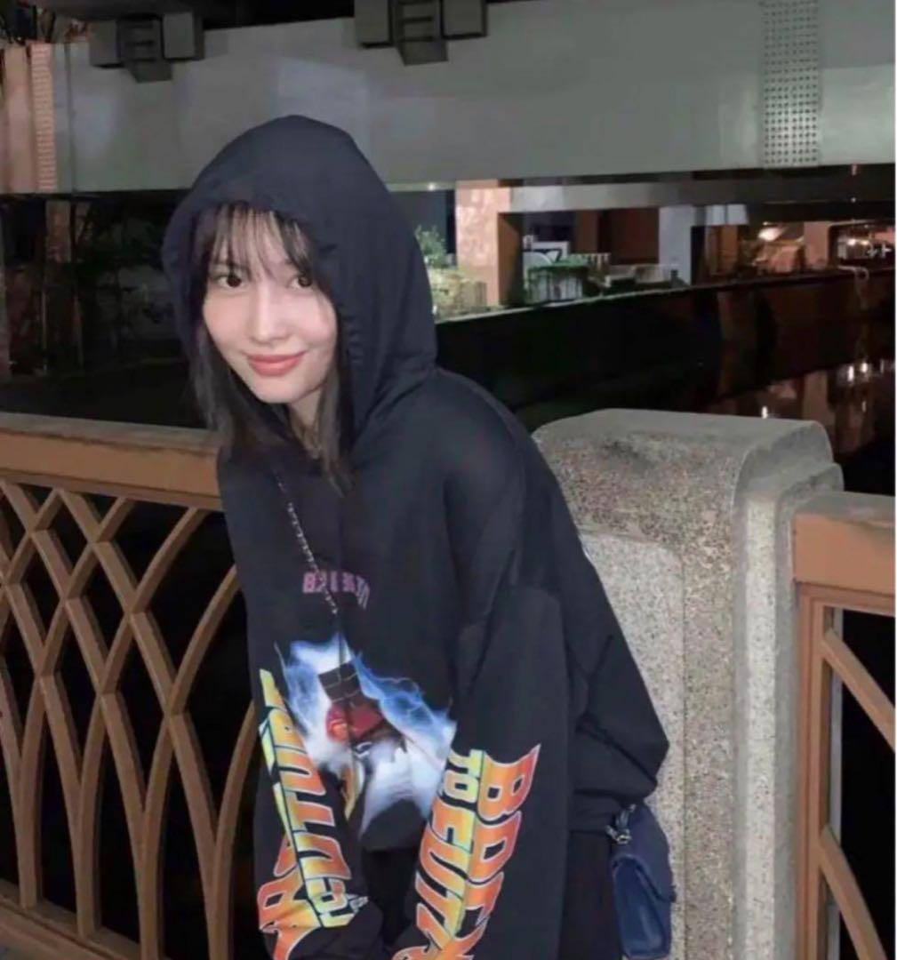 【希少XS】新品未使用タグ付 VTMNTSパーカー twice Momo着用 画像1
