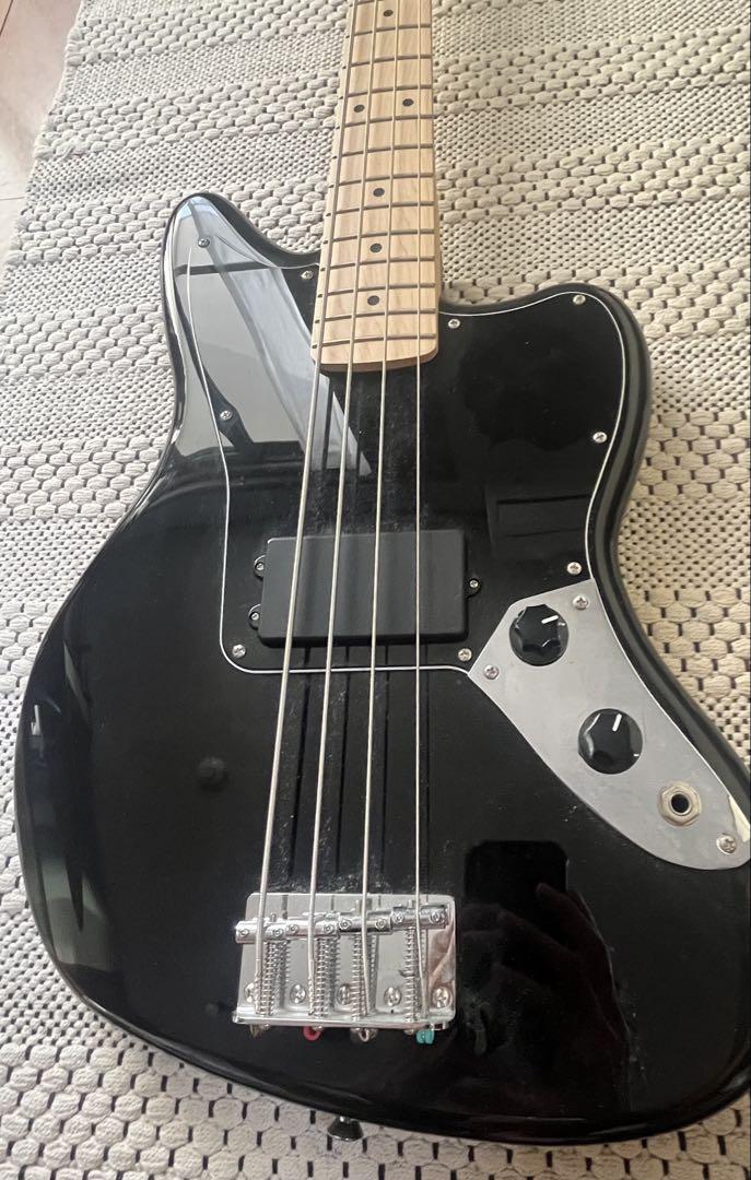 Squier by Fender スクワイヤーバイフェンダー エレキベース