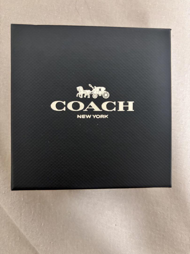 COACH ゴールド Cロゴ フープピアス ci903 gd/wt - メルカリ