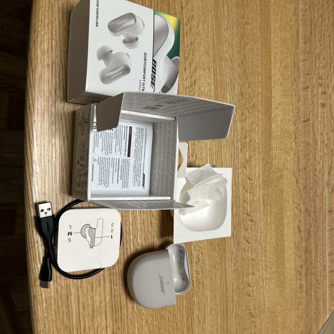 bose QUIETCOMFORT ultra ケース付属品