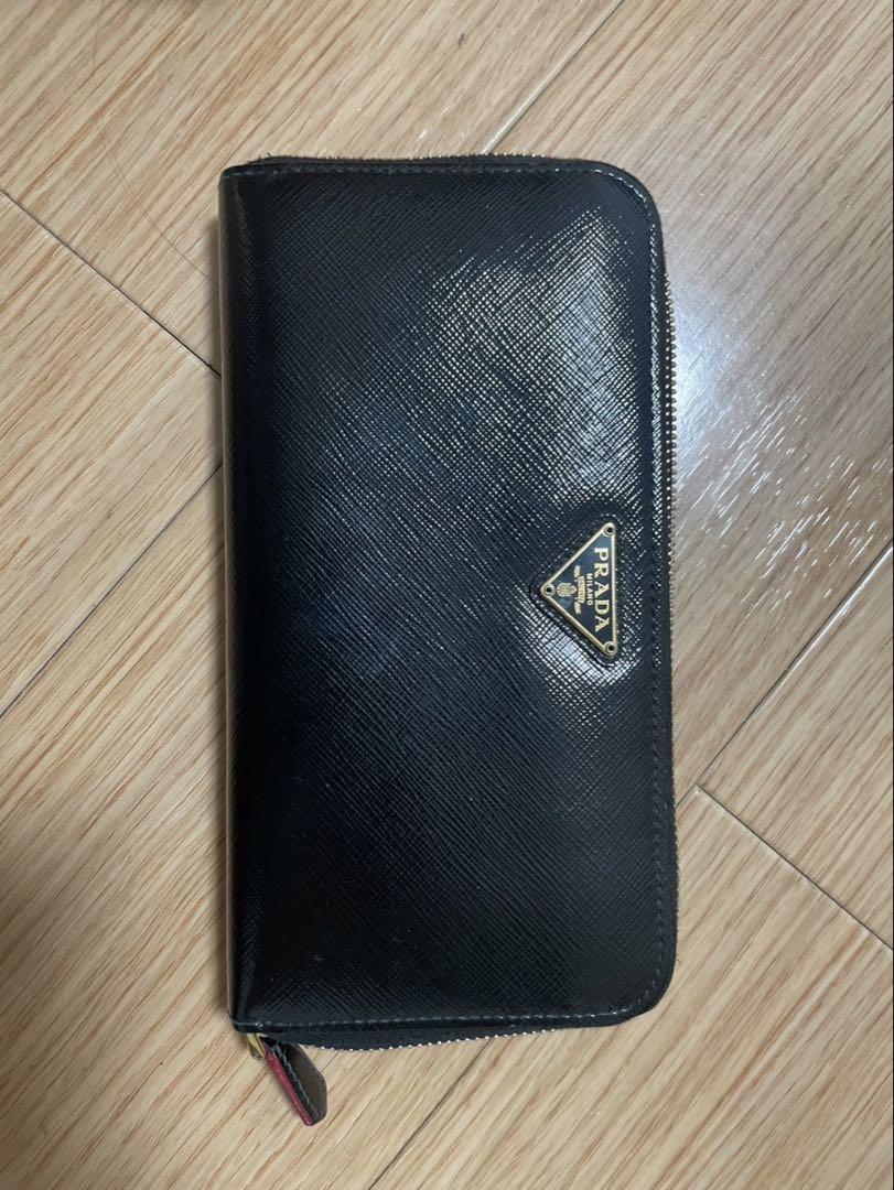 PRADA レザー　ブラック　長財布　ウォレット PRADA プラダ 財布 長財布 レザー ブラック 黒 ファスナー 箱付き
