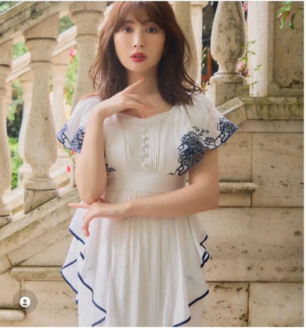 新品　Cutwork Embroidery Angel Sleeve Dress