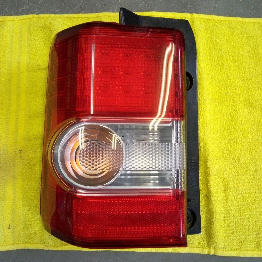 ムーヴコンテ　テールランプ　L575S