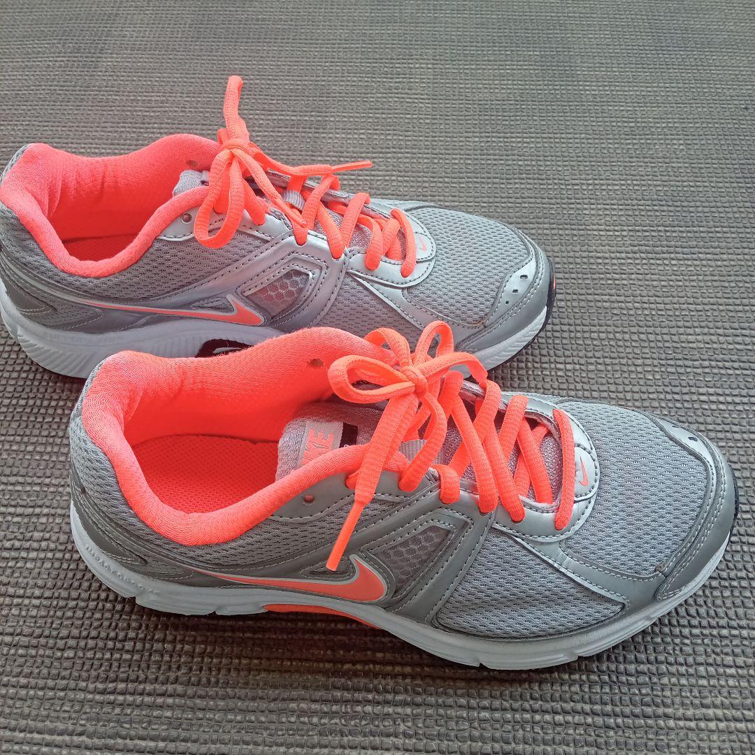 ナイキスニーカー　 サイズ24cm ランニングシューズ　オレンジ ナイキ（NIKE）（メンズ）ランニングシューズ ジョギング