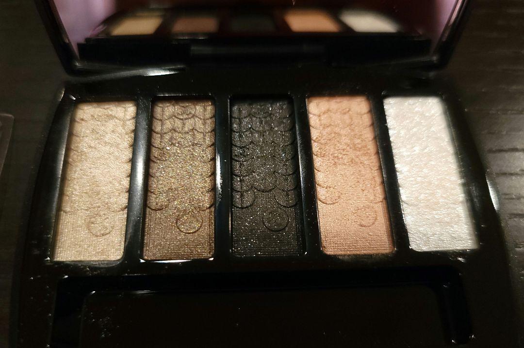 CHANEL　シャネル ルミエール グラフィック アイシャドウ