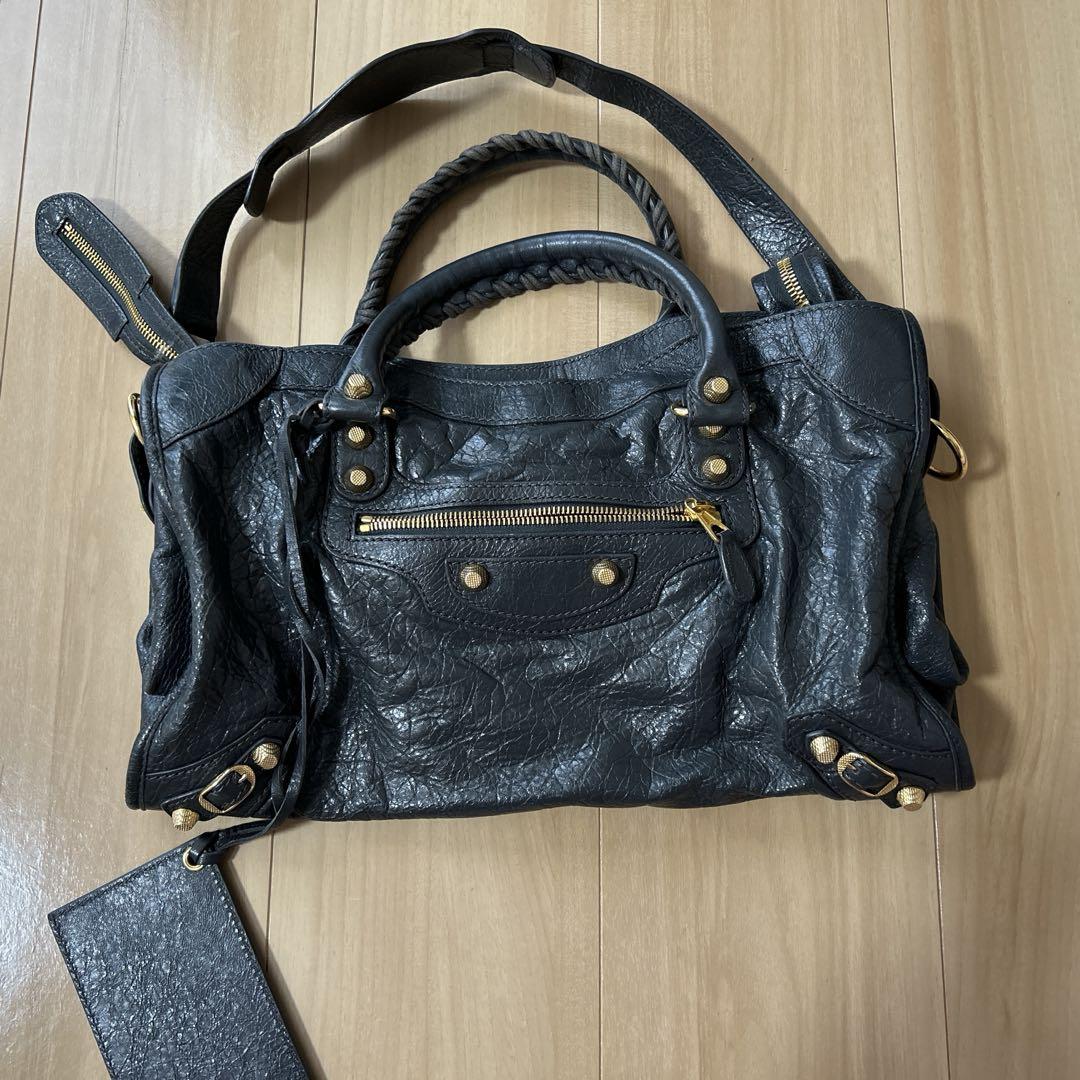 BALENCIAGA グレー　レザーバッグ 中型