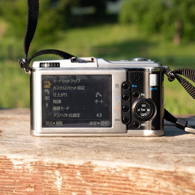 【写ルンです感覚のコンデジ】OLYMPUS PEN E-P1 24mm