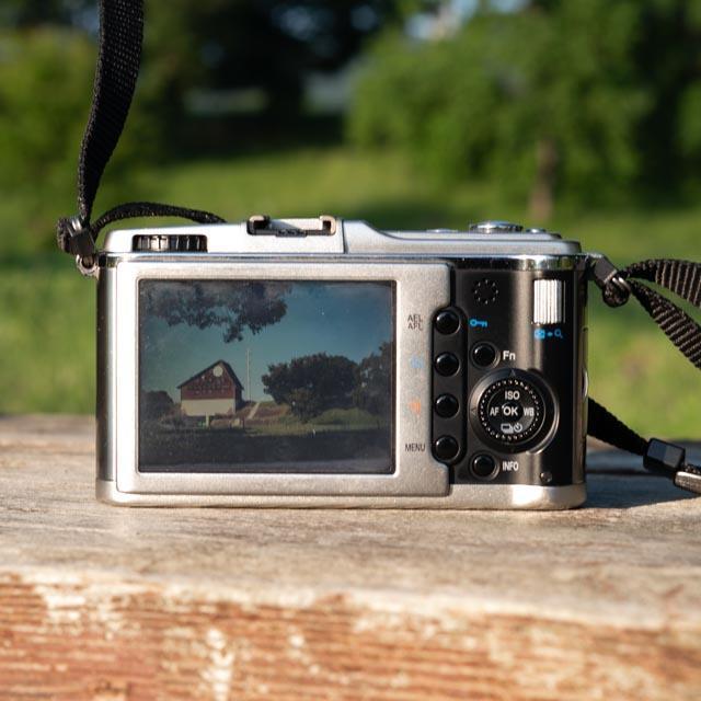 【写ルンです感覚のコンデジ】OLYMPUS PEN E-P1 24mm