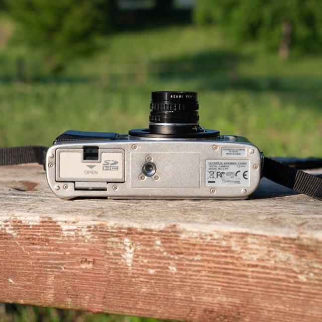 【写ルンです感覚のコンデジ】OLYMPUS PEN E-P1 24mm