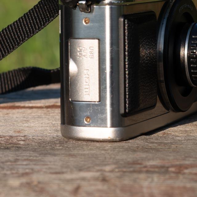 【写ルンです感覚のコンデジ】OLYMPUS PEN E-P1 24mm