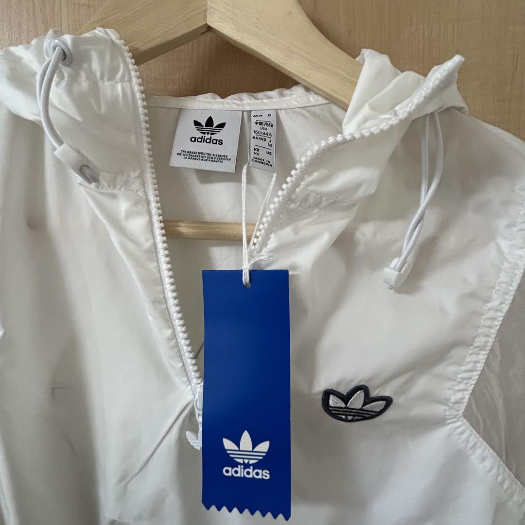 adidas ホワイト クロップドジャケット