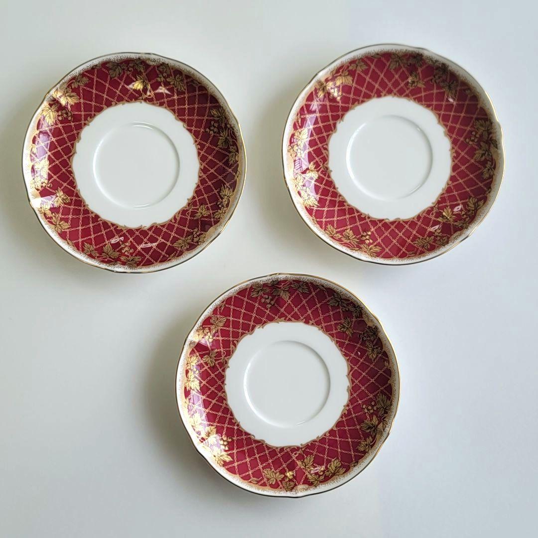 希少HOYA Born Chaina 脚付 カップ葡萄柄 ボルドー×ゴール 希少HOYA Born Chaina 脚付 カップ葡萄柄 ボルドー×ゴール