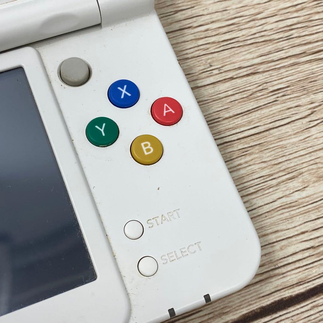 New Nintendo 3DS with Software E228