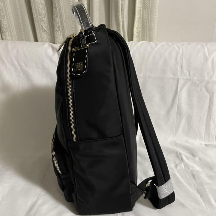 【新品】トミーヒルフィガー　黒　バックパック　リュック ラグジュアリー 大きめ