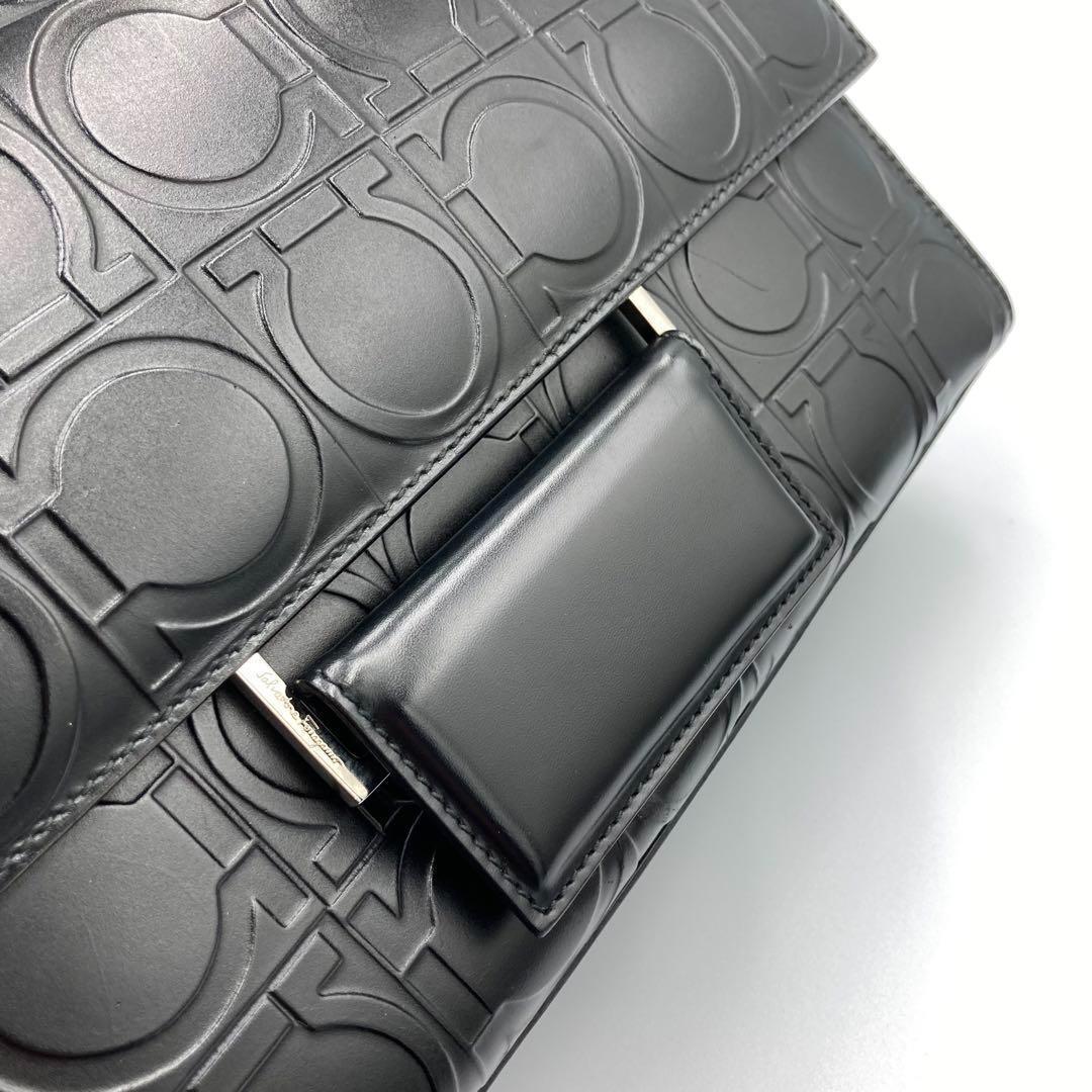 !新品同然! サルヴァトーレ フェラガモ ガンチーニ ハンドバック レザー !新品同然! サルヴァトーレ フェラガモ ガンチーニ ハンドバック レザー