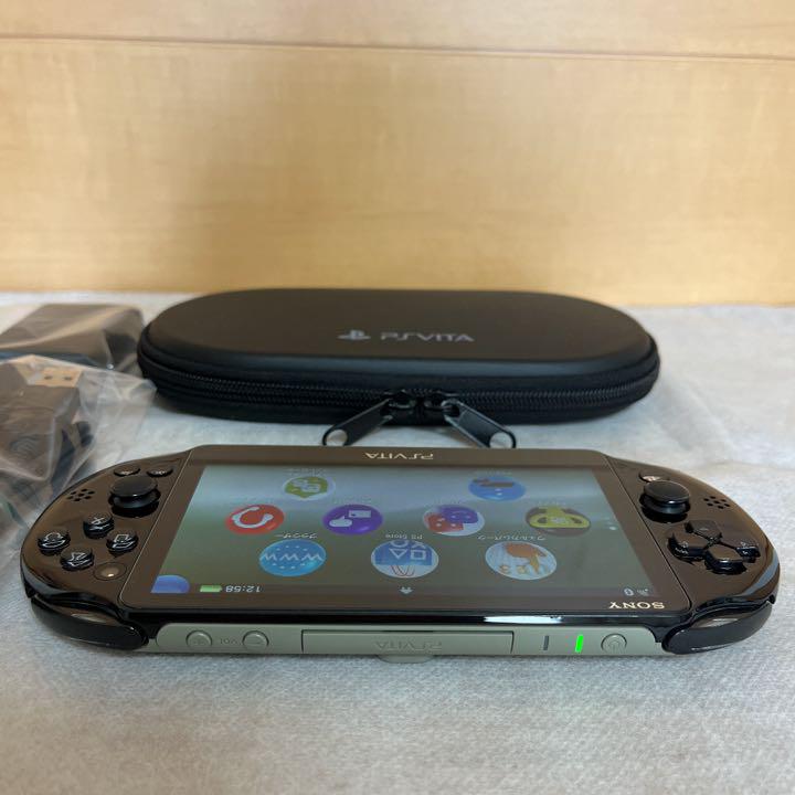 美品 PSVita PCH-2000 16GB ソフト1本 専用ケース 充電器 - メルカリ 美品 PSVita PCH-2000 16GB ソフト1本 専用ケース 充電器 - メルカリ