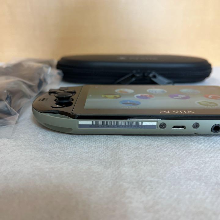美品 PSVita PCH-2000 16GB ソフト1本 専用ケース 充電器 - メルカリ 美品 PSVita PCH-2000 16GB ソフト1本 専用ケース 充電器 - メルカリ
