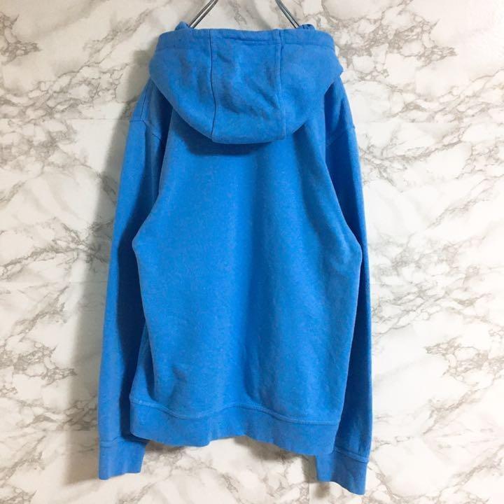 ナイキ　カレッジロゴ　ワンポイント刺繍　裏起毛　パーカー　水色　Ｍ〜Ｌ相当
