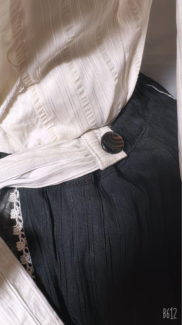 あ FRILL スカート