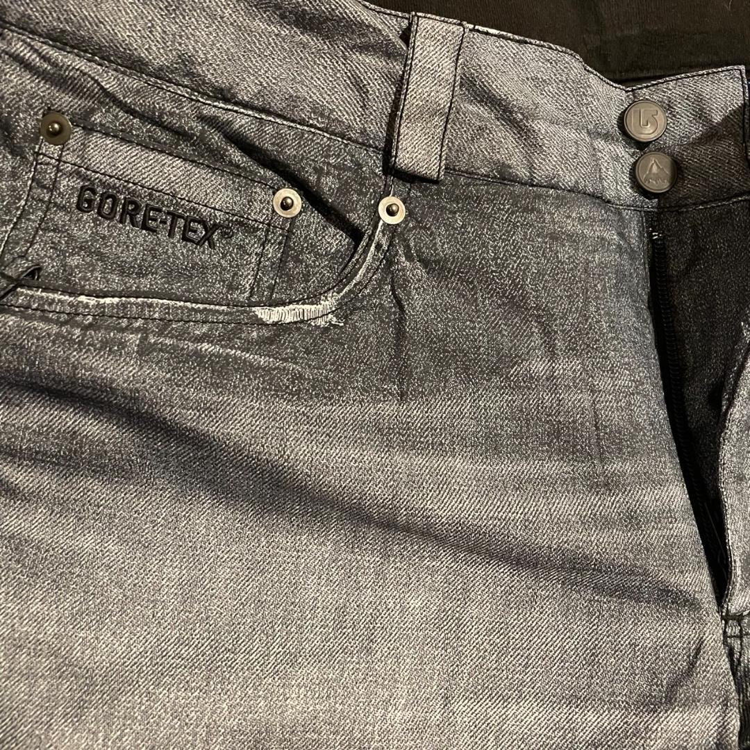 【スノボ】BURTON スノボウェア 上下セット GORE-TEX Mサイズ