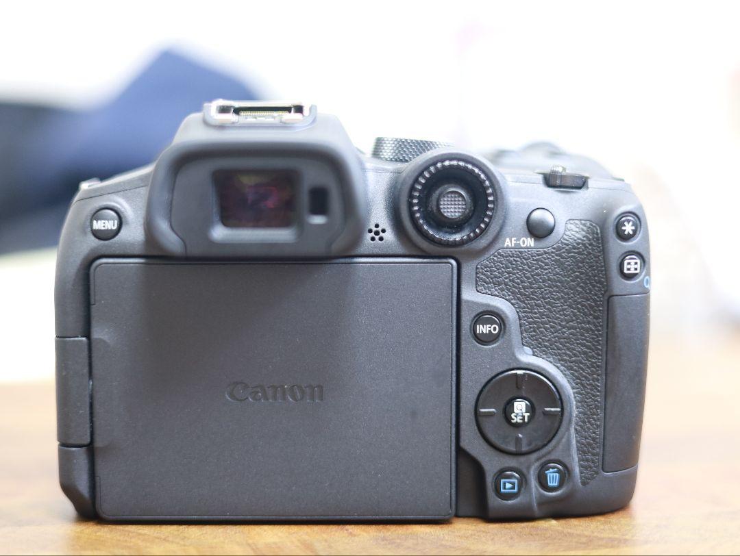 跳*馬様 Canon EOS R7 本体 + powerextraバッテリー2個