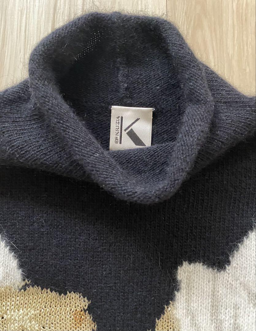 KRIZIA 天使 バラ 刺繍 タートルネックセーター40サイズ93%ウール