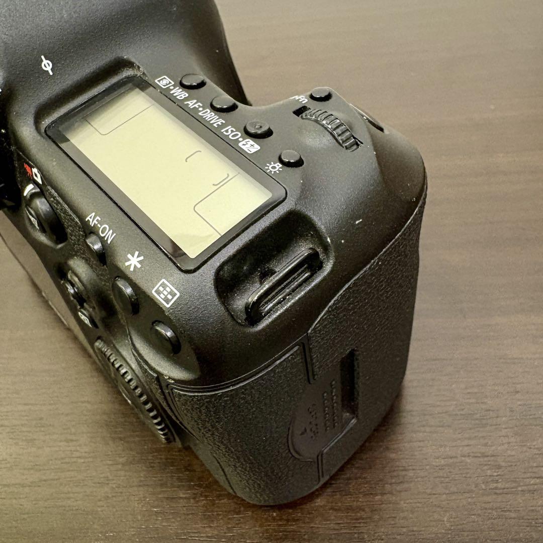 【ジャンク】Canon EOS 5D MarkⅢ ボディ 充電器バッテリー付き
