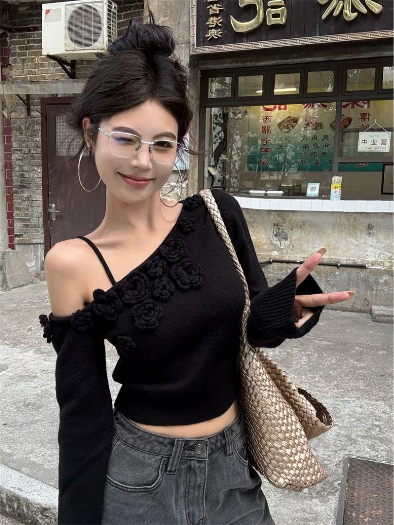 肩出しセクシータイトトップス✿花柄春モテ服デートコーデ　韓国 肩出しセクシータイトトップス✿花柄春モテ服デートコーデ 韓国