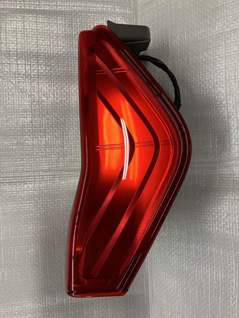 ♦︎ダイハツ♦︎タントLA600S右純正テール♦︎点灯確認済み♦︎