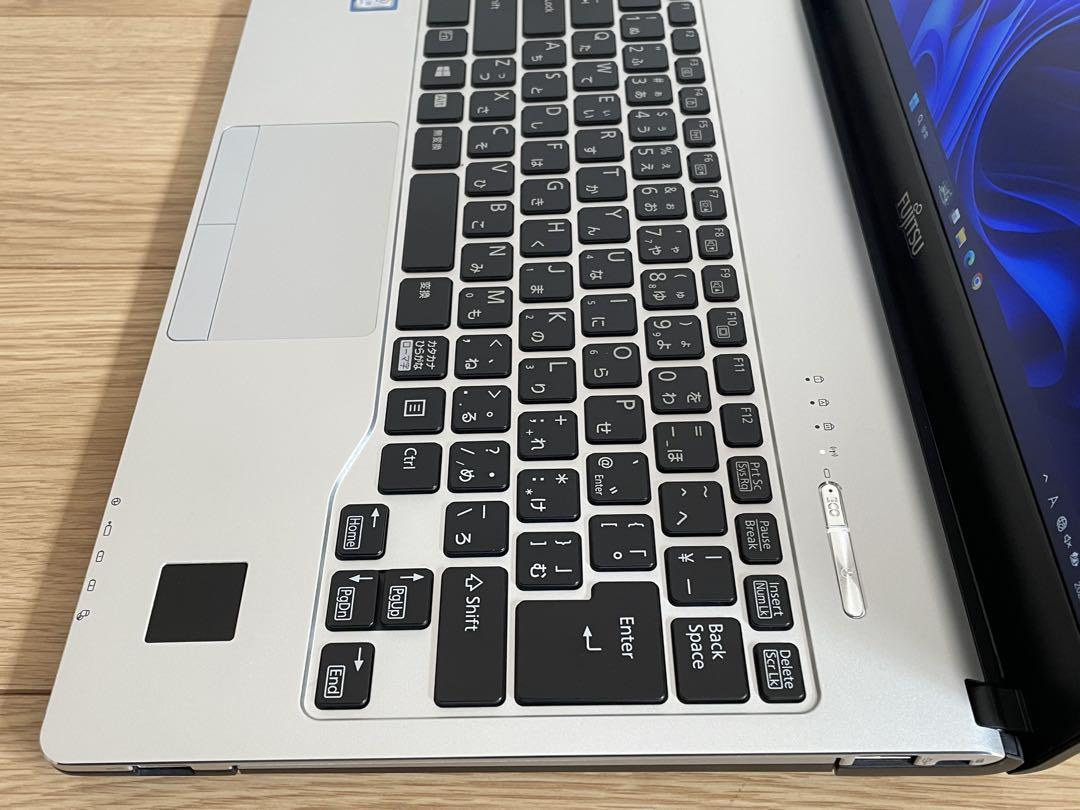 FUJITSU LIFEBOOK FHD液晶 i5-8350U SSD256GB