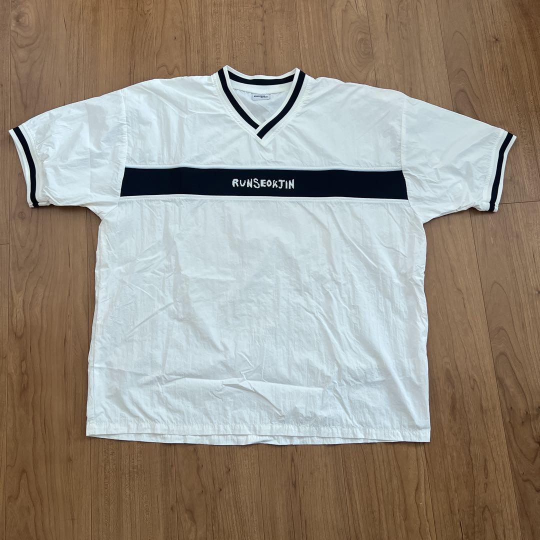 BTS JIN RUNSEOKJIN JAPAN Vネック Tシャツ 白 新品 - メルカリ