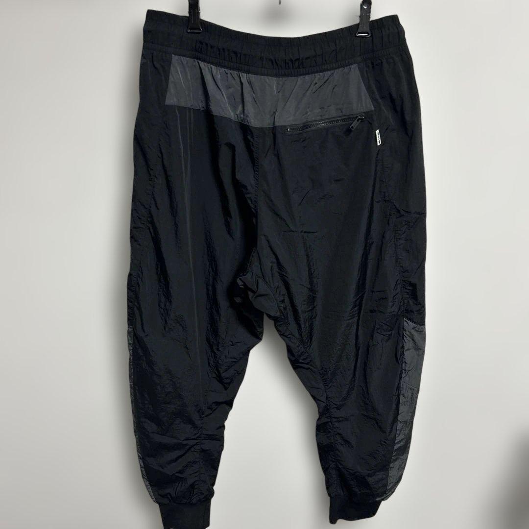 NIKE 黒 ナイロンパンツ　ナイキ　サイズXL
