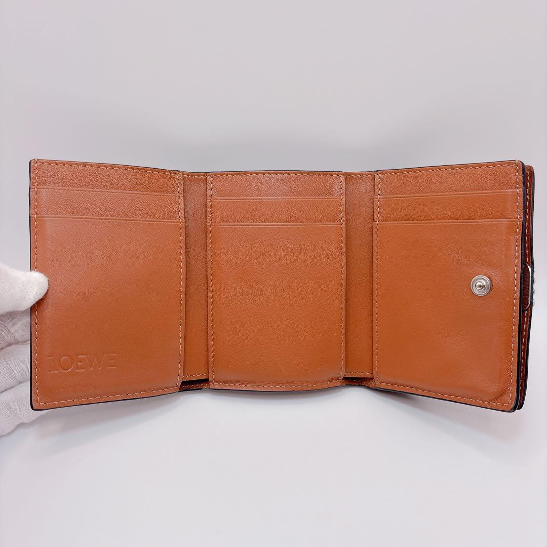 LOEWE ロエベ トライフォールドウォレット ペブルグレインカーフ