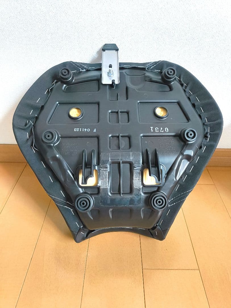 NINJA H2SX/H2SX-SE 純正ハイシート　2023〜2025 NINJA H2SX/H2SX-SE 純正ハイシート 2023〜2025 - メルカリ