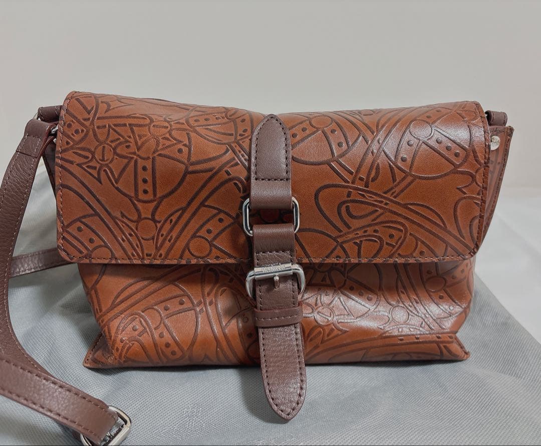 ヴィヴィアンウエストウッド アーサーオーブ ショルダーバッグ 総柄