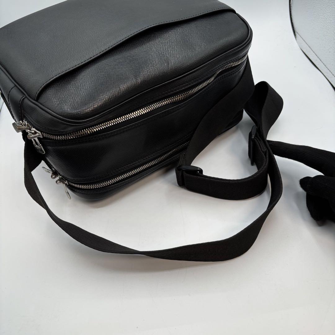 ルイヴィトン タイガ アルドワーズ リポーター ショルダーバッグ　ブラック　黒 LOUIS VUITTON ルイ ヴィトン タイガ リポーター ショルダー