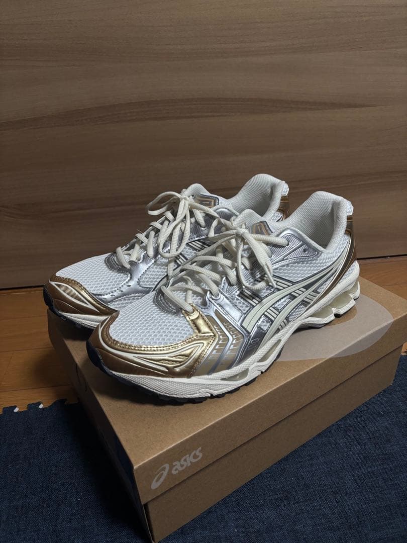 ほぼ未使用 ASICS アシックス GEL-KAYANO 14 28.5cm ほぼ未使用 ASICS アシックス GEL-KAYANO 14 28.5cm