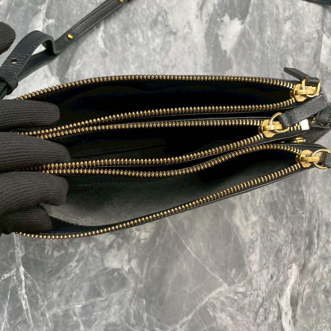 美品✨セリーヌ　トリオスモール　ショルダーバッグ