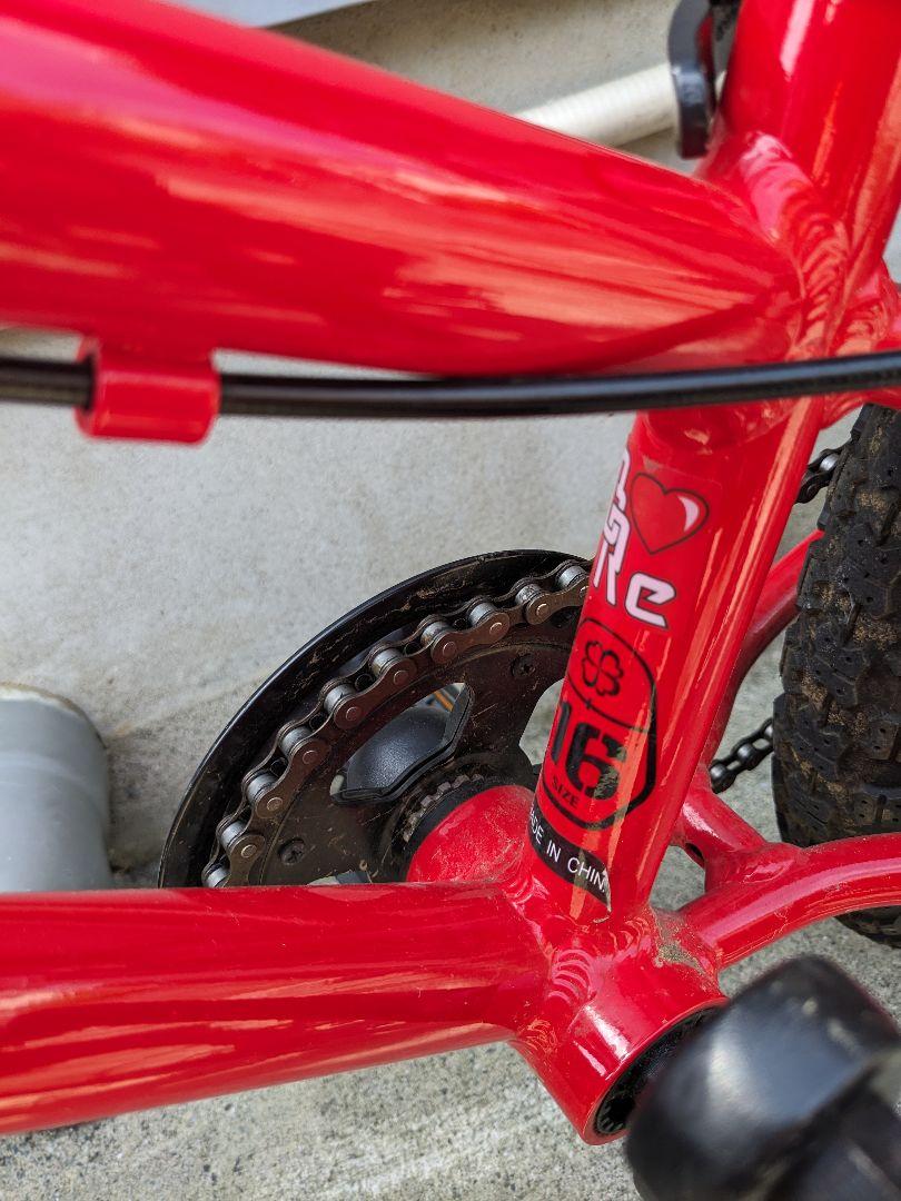 ヨツバサイクル ZERO 16インチ ヒーローレッド