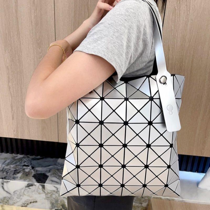 Bao Bao Issey Miyakeハンドバッグ ショルダーバッグ ホワイト
