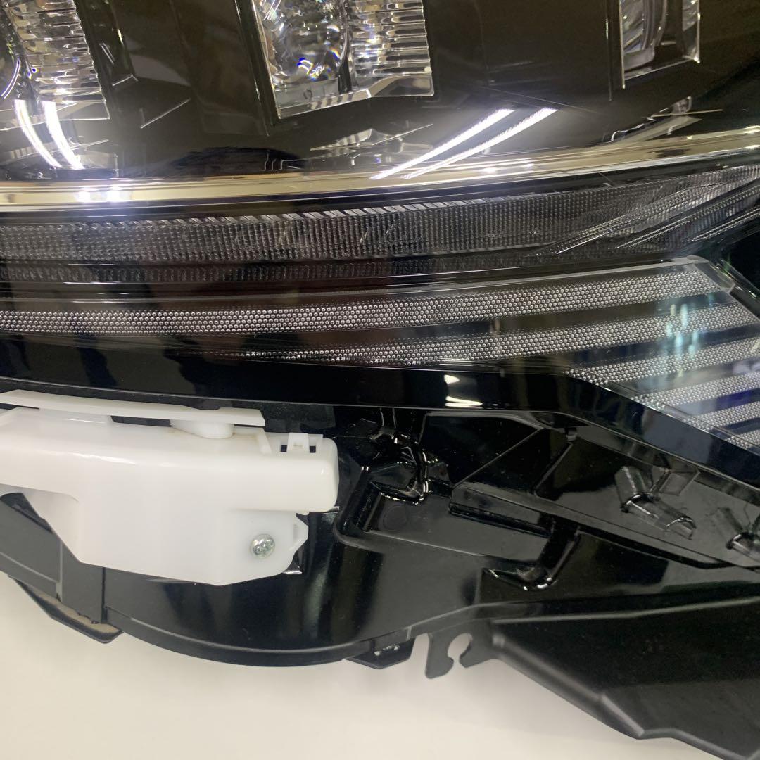 日産サクラ　LED右ヘッドライト