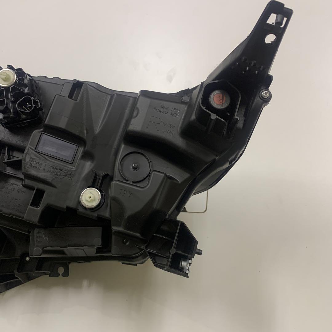 日産サクラ　LED右ヘッドライト